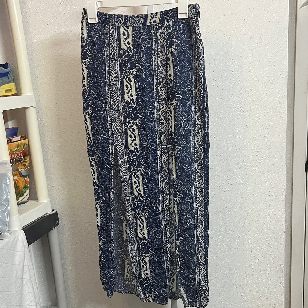 American Eagle Outfitters Blue and White Patterned Maxi Skirt